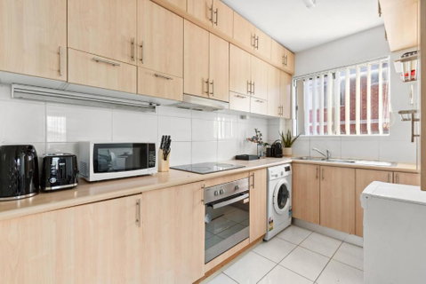 Polished 2-Bed Unit In The Heart Of Parramatta - ACT Tourism 2