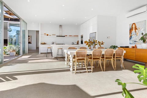 Poolside Paradise Mount Eliza - ACT Tourism 2