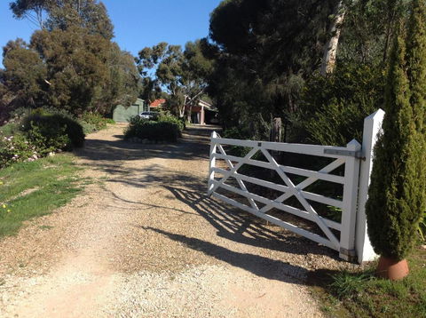 Port Elliot Rural Retreat - ACT Tourism 0