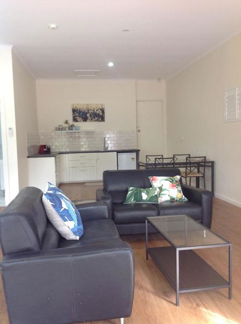 Port Elliot Rural Retreat - ACT Tourism 3