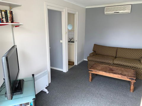 Portarlington Holiday Apartment - ACT Tourism 2