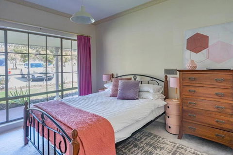 Prestigious Expansive Home With Almost Everything - ACT Tourism 1