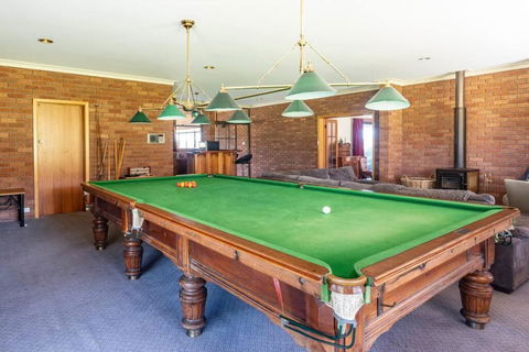 Prestigious Expansive Home With Almost Everything - ACT Tourism 3