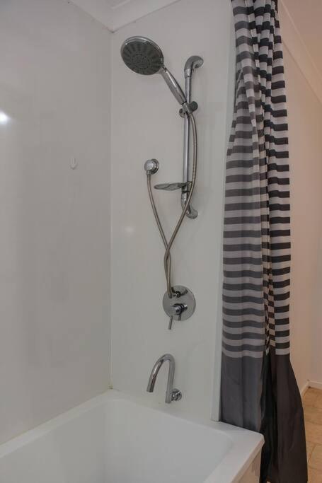 Private Holiday Home With Rain Forest Creek View - ACT Tourism 1