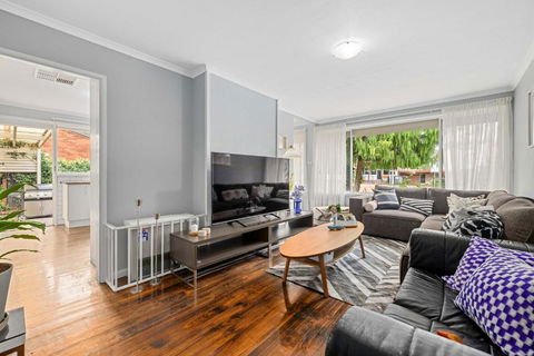 Private Pool Retreat In Watson - ACT Tourism 3