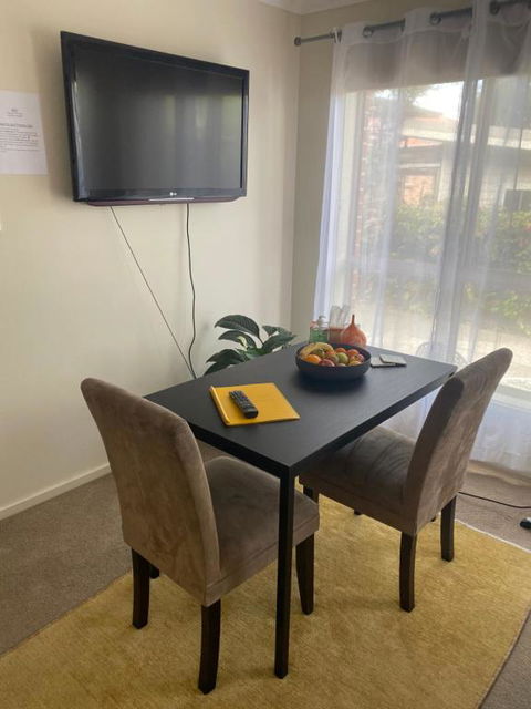 Private Room With Ensuite And Parking Close To Wollongong CBD - ACT Tourism 1