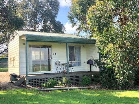 Promhills Cabins - ACT Tourism 2