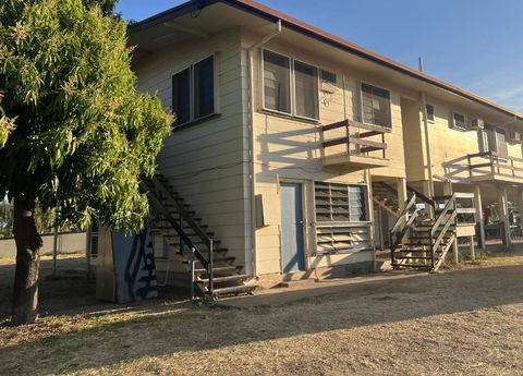Q Lux Inn Emerald - ACT Tourism 2