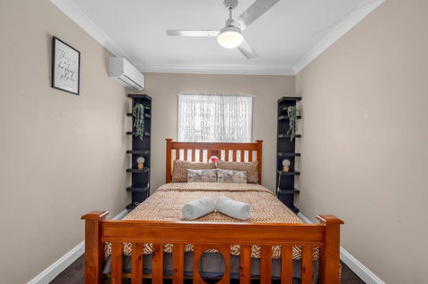 Quaint 2 Bedroom Fully Furnished Cottage - ACT Tourism 1