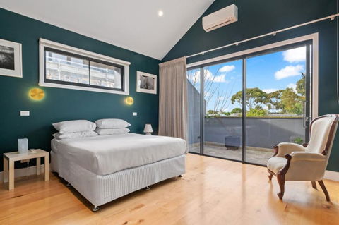 Quaint 4-Bed With Backyard 5-Min To The Beach - ACT Tourism 1