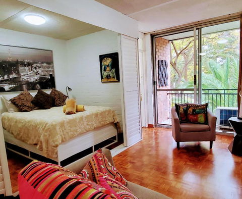 Quaint & Tranquil Subiaco 1 Bedroom Apartment - ACT Tourism 2