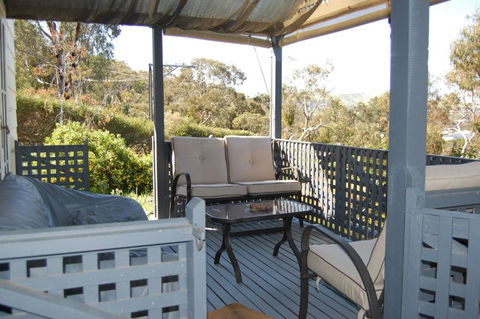 Quaint Cottage Nestled Amongst The Trees - ACT Tourism 2