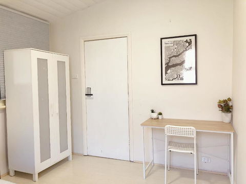 Quaint Double Or Queen Room - Mins To Stations&UNSW - Shared Bathroom - ACT Tourism 2