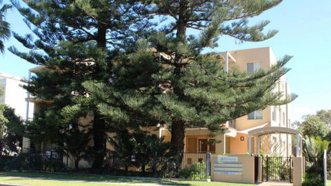 Quality Aquarius Apartment On The Beach! - ACT Tourism 0