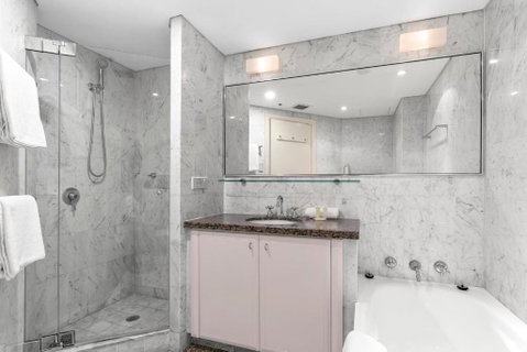 Quay West 2302 Self-Catering - ACT Tourism 2