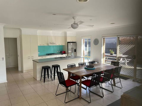 R&R By The Bay In Prime Location - ACT Tourism 3