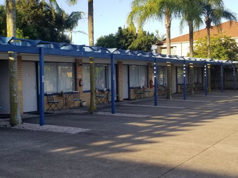 Raceways Motel - ACT Tourism 0