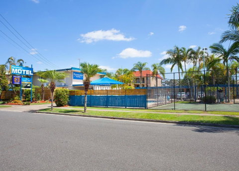 Raceways Motel - ACT Tourism 1