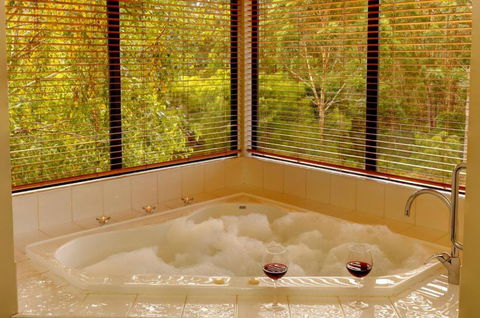 Rainbow Trail Chalets - ACT Tourism 1