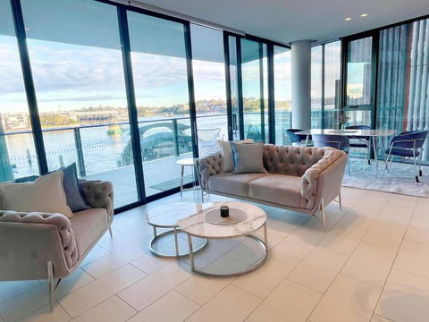 RARE Luxury Waterfront Living - ACT Tourism 0