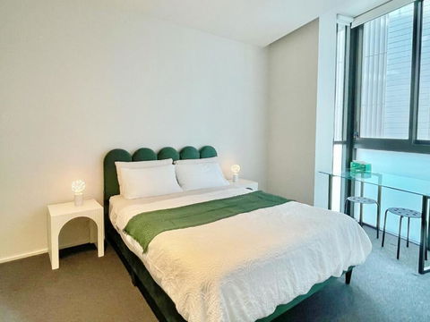 RARE Luxury Waterfront Living - ACT Tourism 2