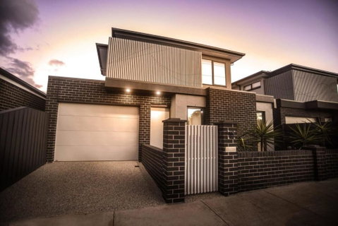Raven West House I Corporate Or Holiday - ACT Tourism 0