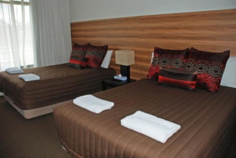 Red Cedars Motel - ACT Tourism 1