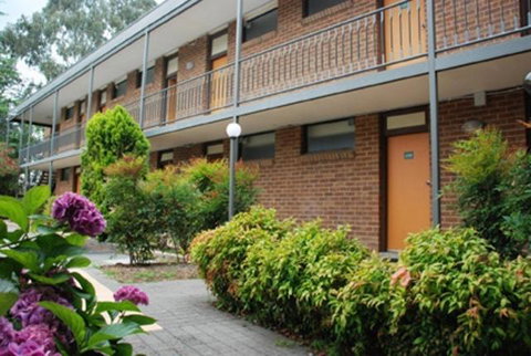 Red Cedars Motel - ACT Tourism 0