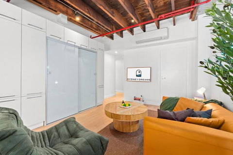 Quirky Loft By Sydney Dreams - ACT Tourism 3