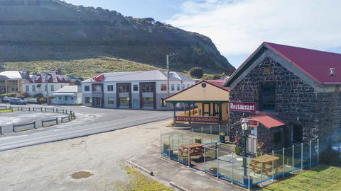 Aston On Alexander - Boutique Accommodation - ACT Tourism 1