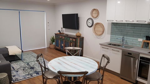 At Home Apartments - ACT Tourism 1