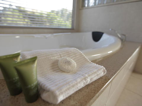 At The Gap Holiday Home - ACT Tourism 1