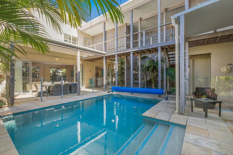 Augusta House - ACT Tourism 0