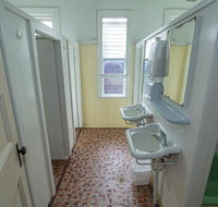 Australian Hotel - ACT Tourism