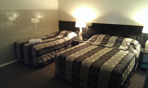 Avalon Motel - ACT Tourism 0