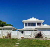 Away on Seaview Street - ACT Tourism