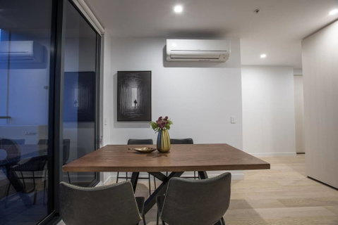  Green-hoodStunning 2 Bedrooms Apt@parkville - ACT Tourism 2