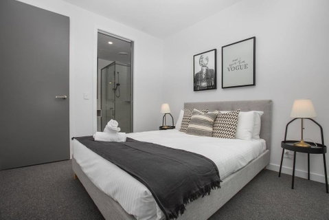  Green-hoodStunning 2 Bedrooms Apt@parkville - ACT Tourism 1