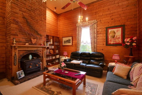 B & B At Winterbrook - ACT Tourism 3