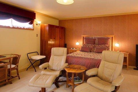 B & B At Winterbrook - ACT Tourism 1