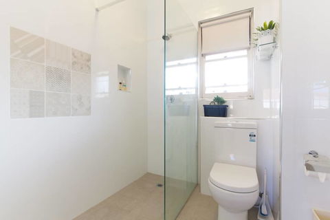 B7 Close To UWA, Swan River, Cafes And The New Children's Hospital - ACT Tourism 1