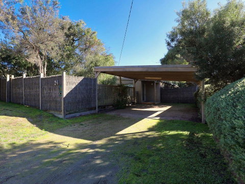 Back Beach Hideaway - ACT Tourism 0