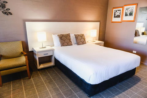 Balan Village Motel - ACT Tourism 0