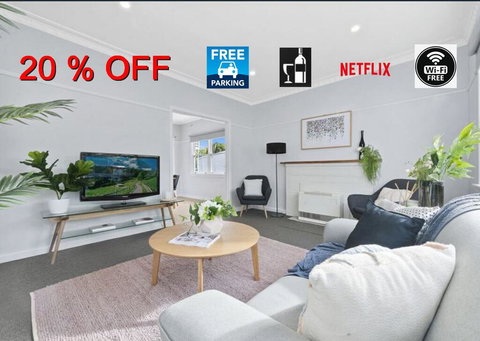 BALLARAT CLOSE 2 CBD + HOSPITAL+3BR HOME+NETFLIX + WiFi + Gift - ACT Tourism 0
