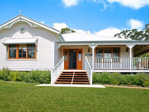 Ballogie Lodge - A Quality, Timeless Retreat - ACT Tourism 0