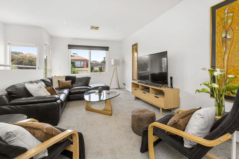 BANGALOW - MORNINGTON - ACT Tourism 3