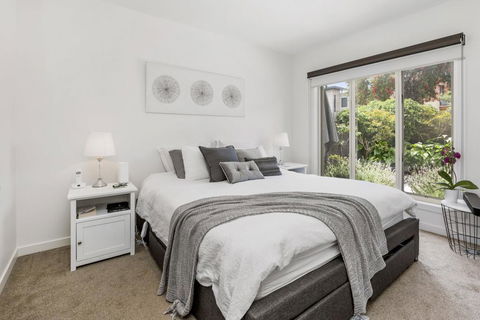 BANGALOW - MORNINGTON - ACT Tourism 2