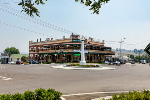 Bank Hotel Dungog - ACT Tourism 0