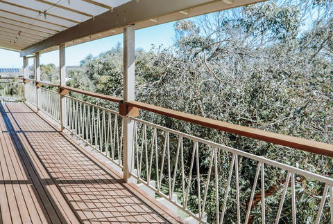 Banksia Beach House - ACT Tourism 0