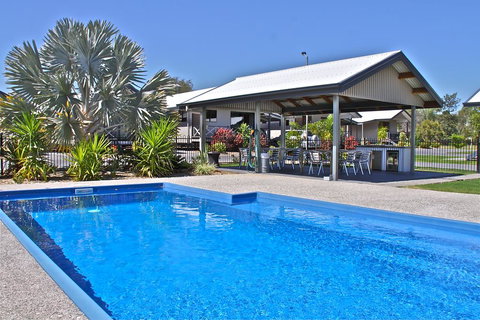 Barcaldine Country Motor Inn - ACT Tourism 3
